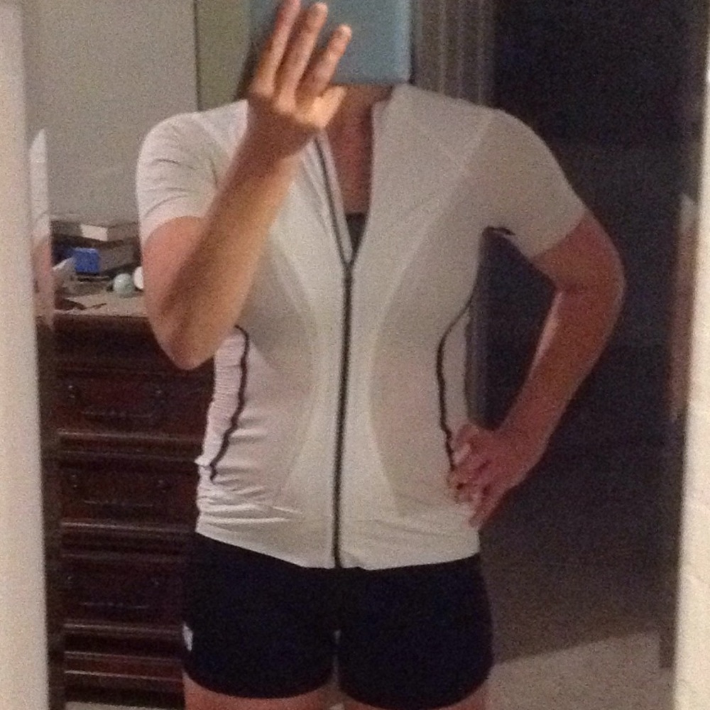 RARE LULULEMON CYCLING JERSEY!  8, great condition